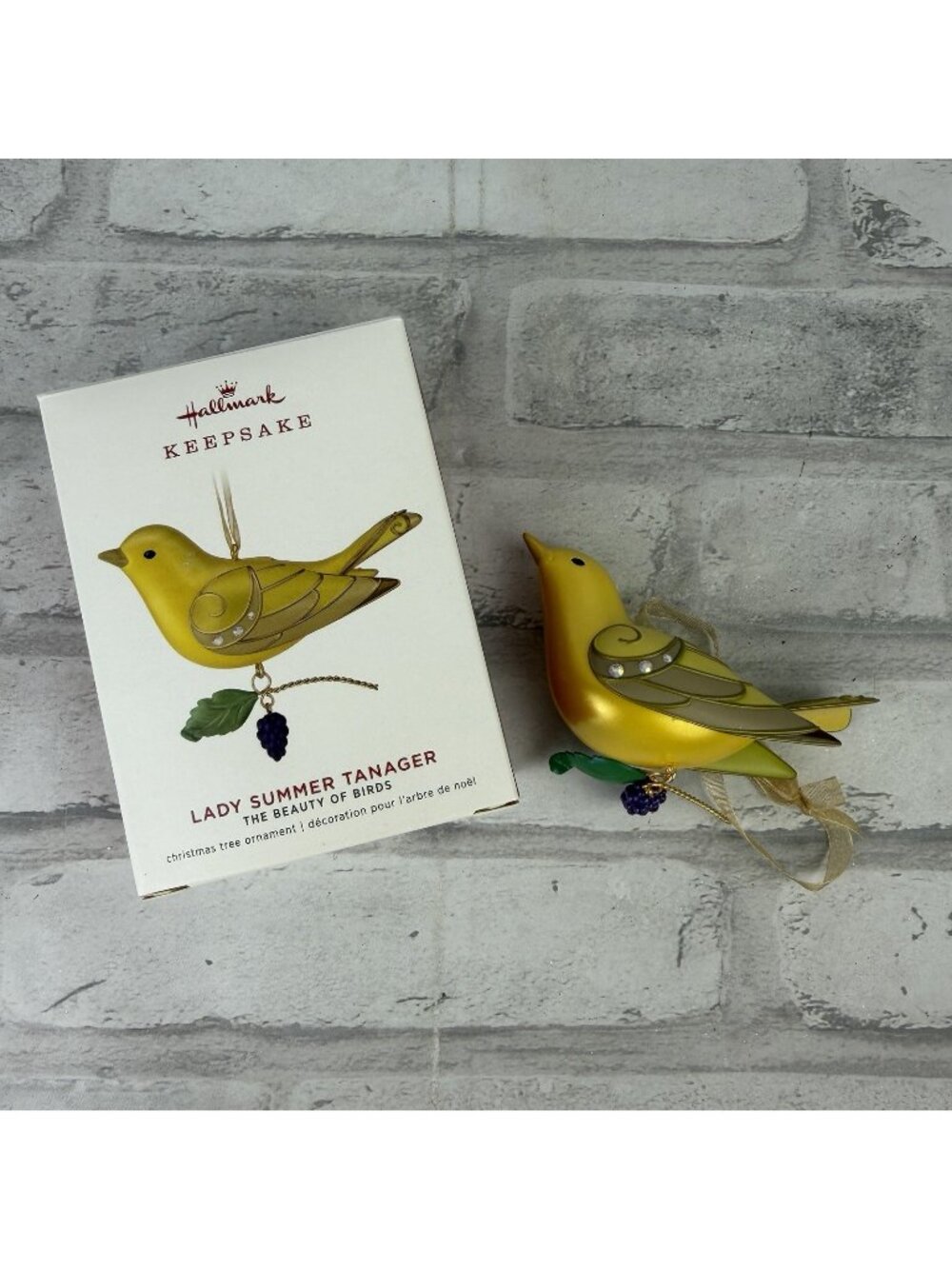 Hallmark Lady Summer Tanager 2019 Beauty of Birds Keepsake Ornament NEW